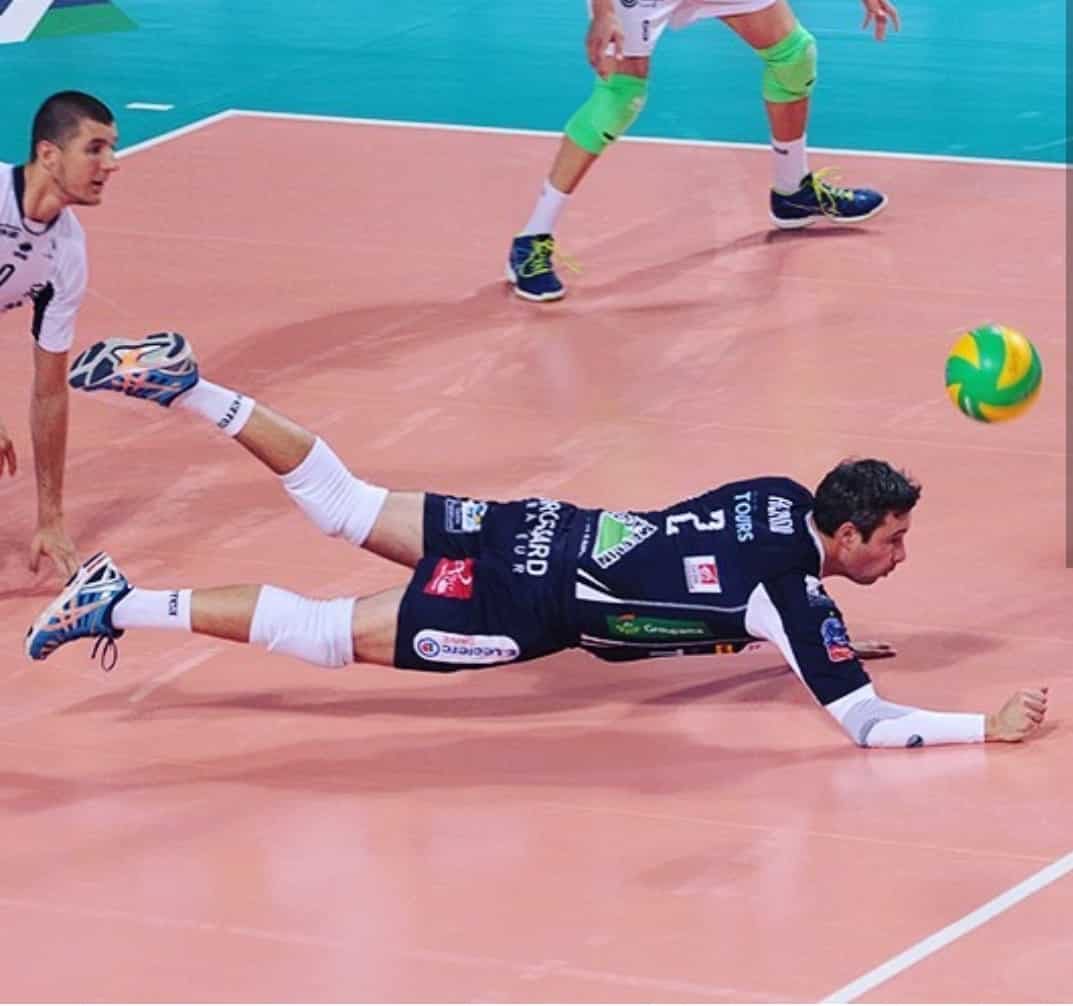 Volley Joueur, Volley Ball, Joueur De Football, Les Règles De Volleyball ... - Worldofvolley.com is a website primarily focused on monitoring the news from the volleyball world and as such has become an indispensable source of information for volleyball professionals.