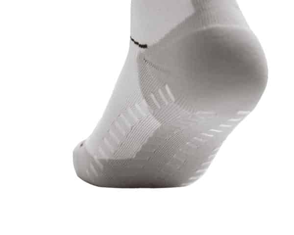 chaussettes-volley-ball-ranna-r-one-grip-guide-noel-2018-volleypack-3