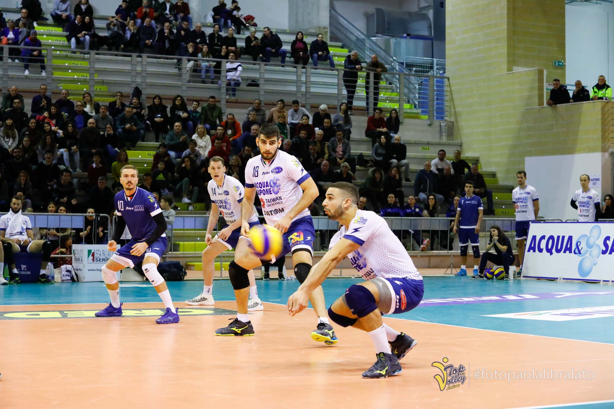 volleypack-focus-sur-swan-ngapeth-2019-11