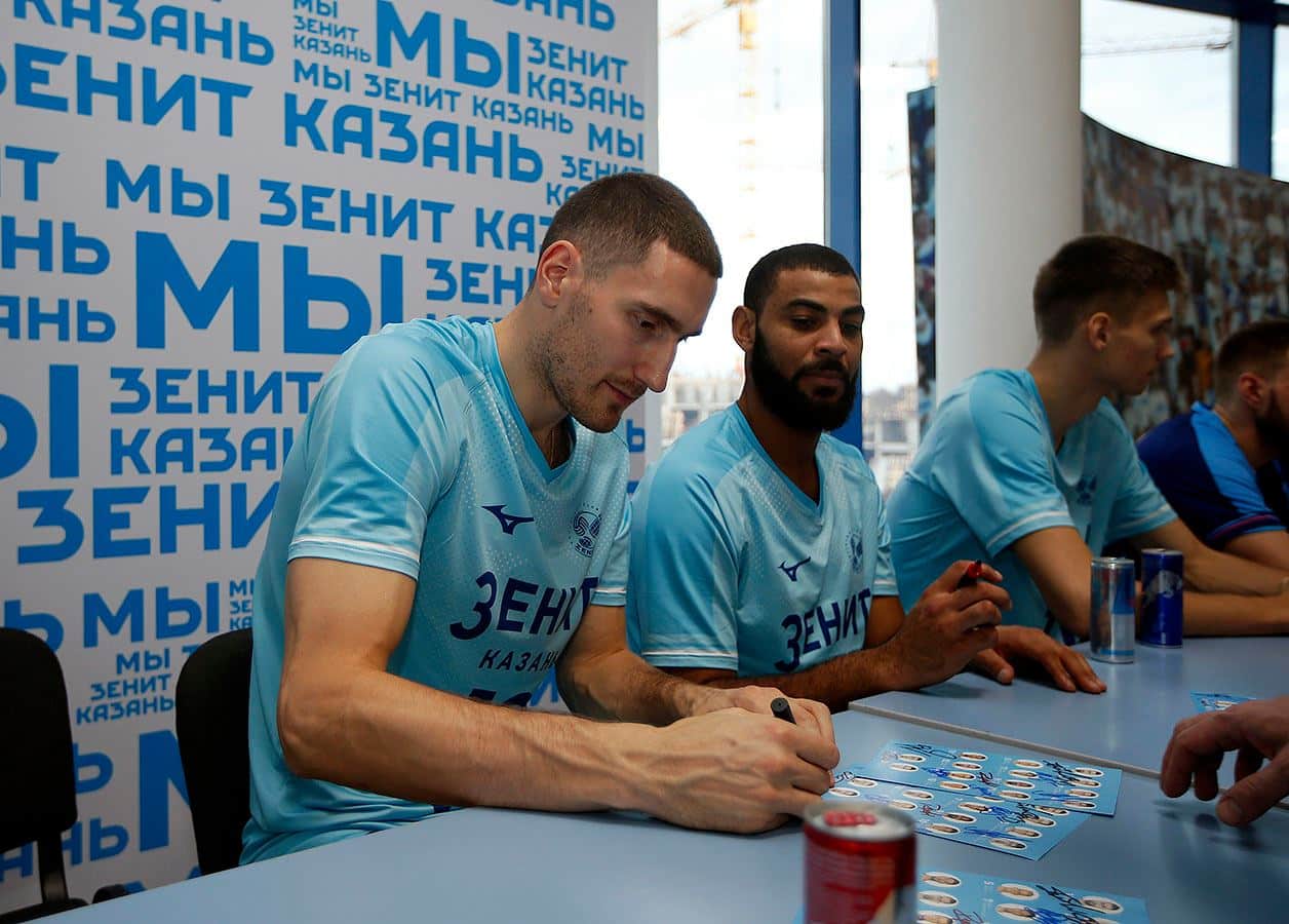 nouveau-maillot-volley-zenit-kazan-mizuno-2019-2020-8