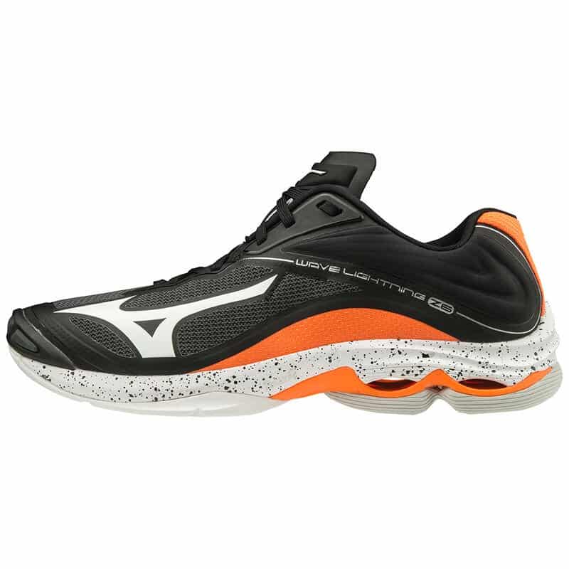 mizuno-wave-lightning-Z6-noir-orange-1