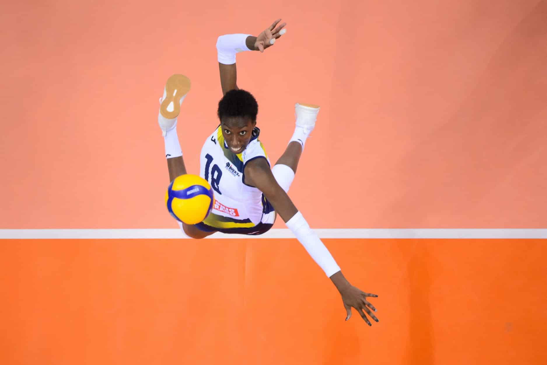 paola-egonu-imoco-volley-adidas-crazyflight-x3-mid-volleypack-2019-2