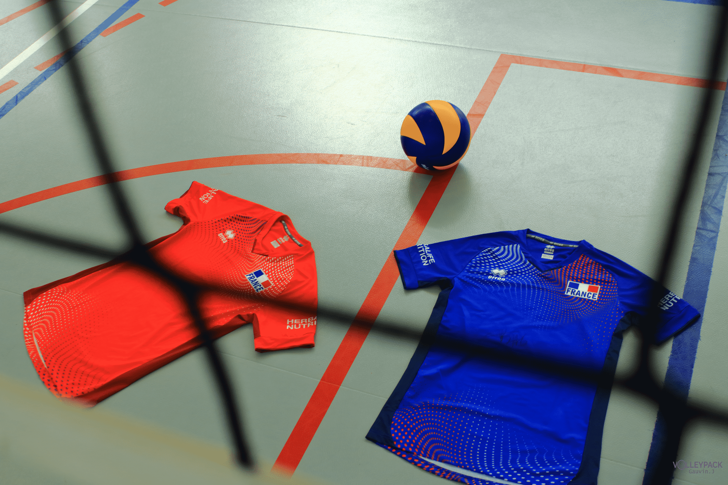 lacoste-ou-errea-quel-maillot-pour-lequipe-de-france-de-volley-aux-jo-2020-4